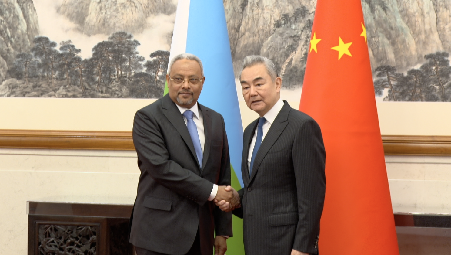 Menteri Luar Negeri Tiongkok Bertemu dengan Menlu Djibouti