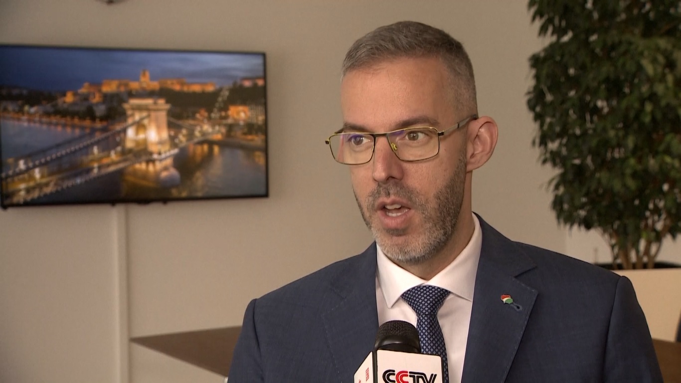 Kebijakan itu memungkinkan warga negara Swiss