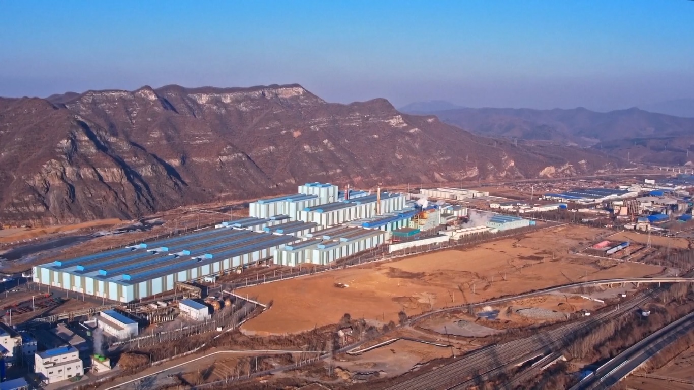 Ia juga mengunjungi Pabrik Penggilingan Dingin Ketiga dari Pabrik Penggilingan Dingin milik Bensteel Group pada Kamis (23/1) sore