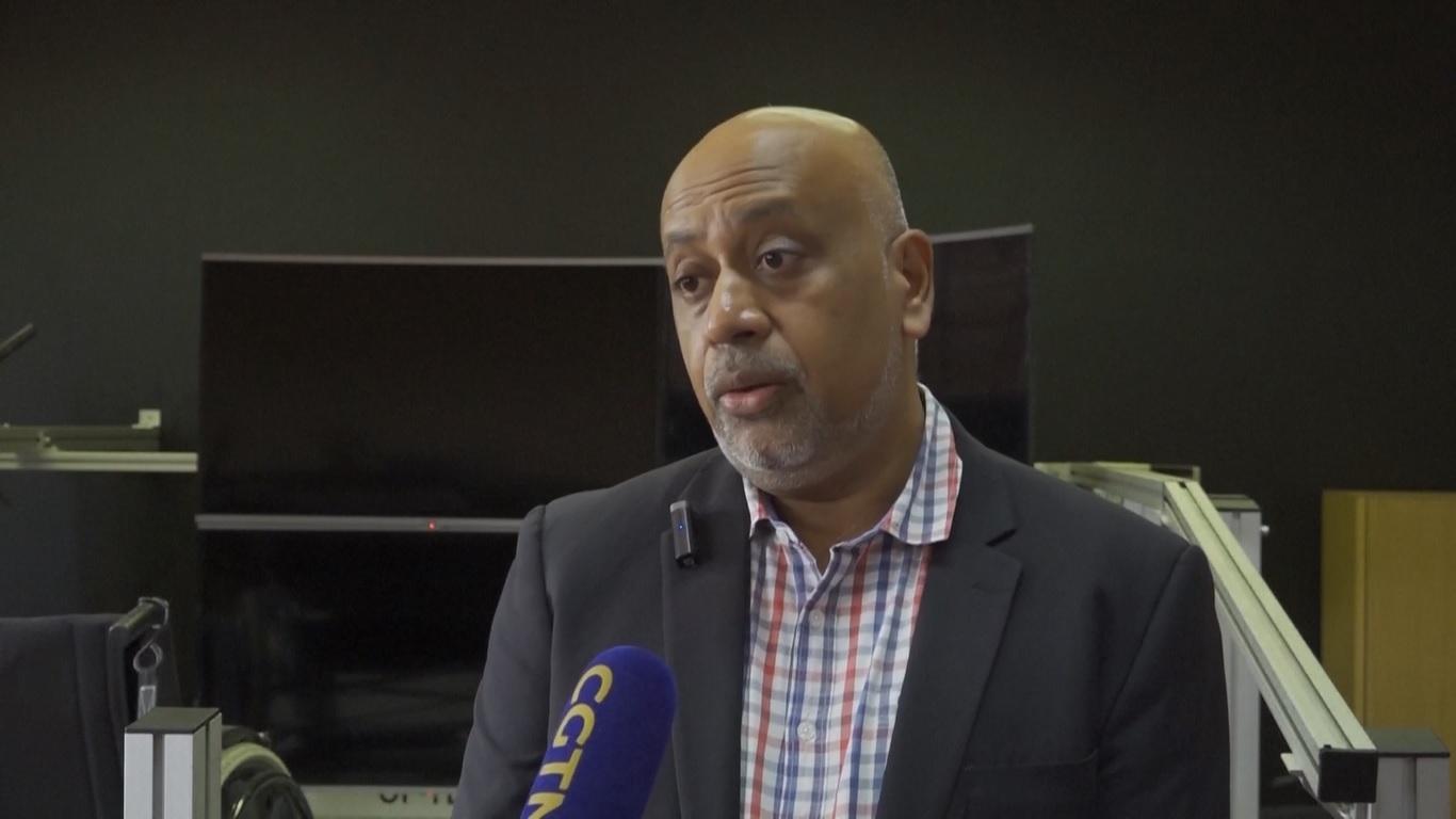 Robot humanoid yang diakuisisi dari perusahaan Tiongkok Unitree Robotics ini dapat diprogram dan berfungsi sebagai alat penelitian untuk memajukan teknologi robotika di universitas tersebut