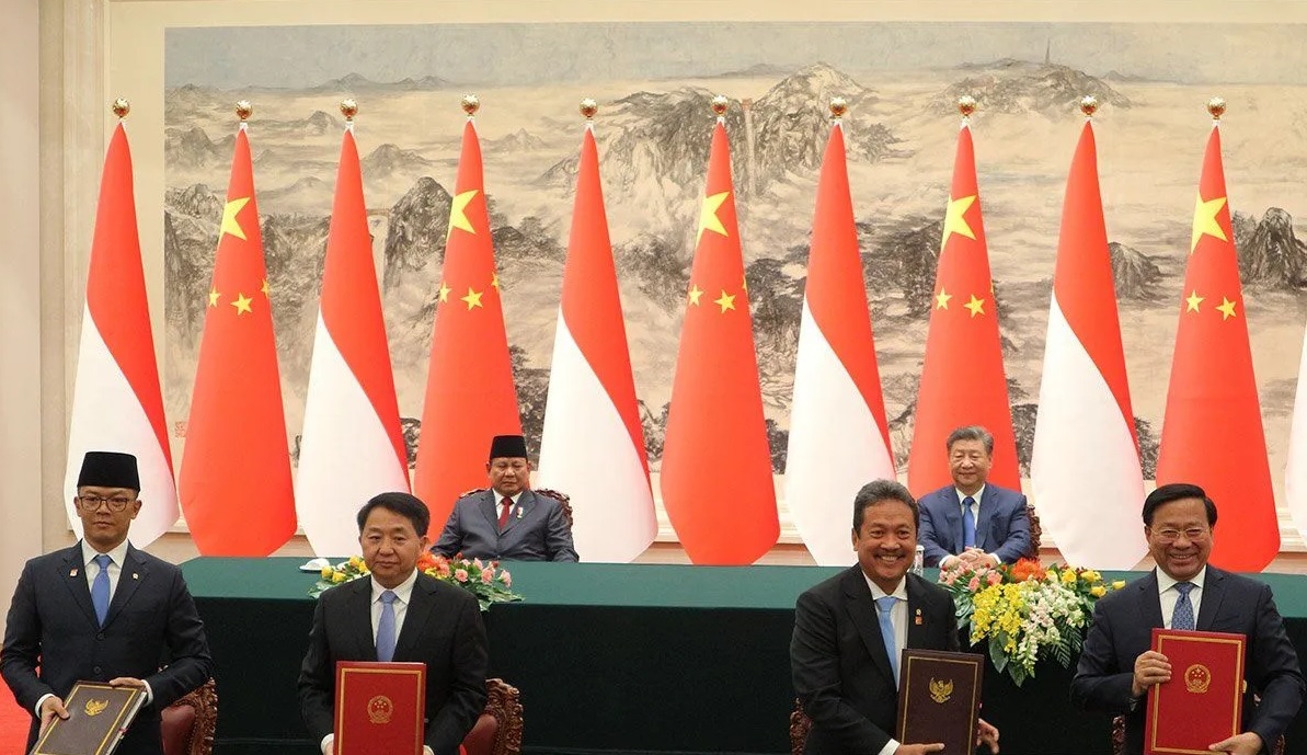 Proses penandatangan disaksikan langsung oleh Presiden Prabowo dan Presiden Tiongkok Xi Jinping pada acara pertemuan kenegaraan