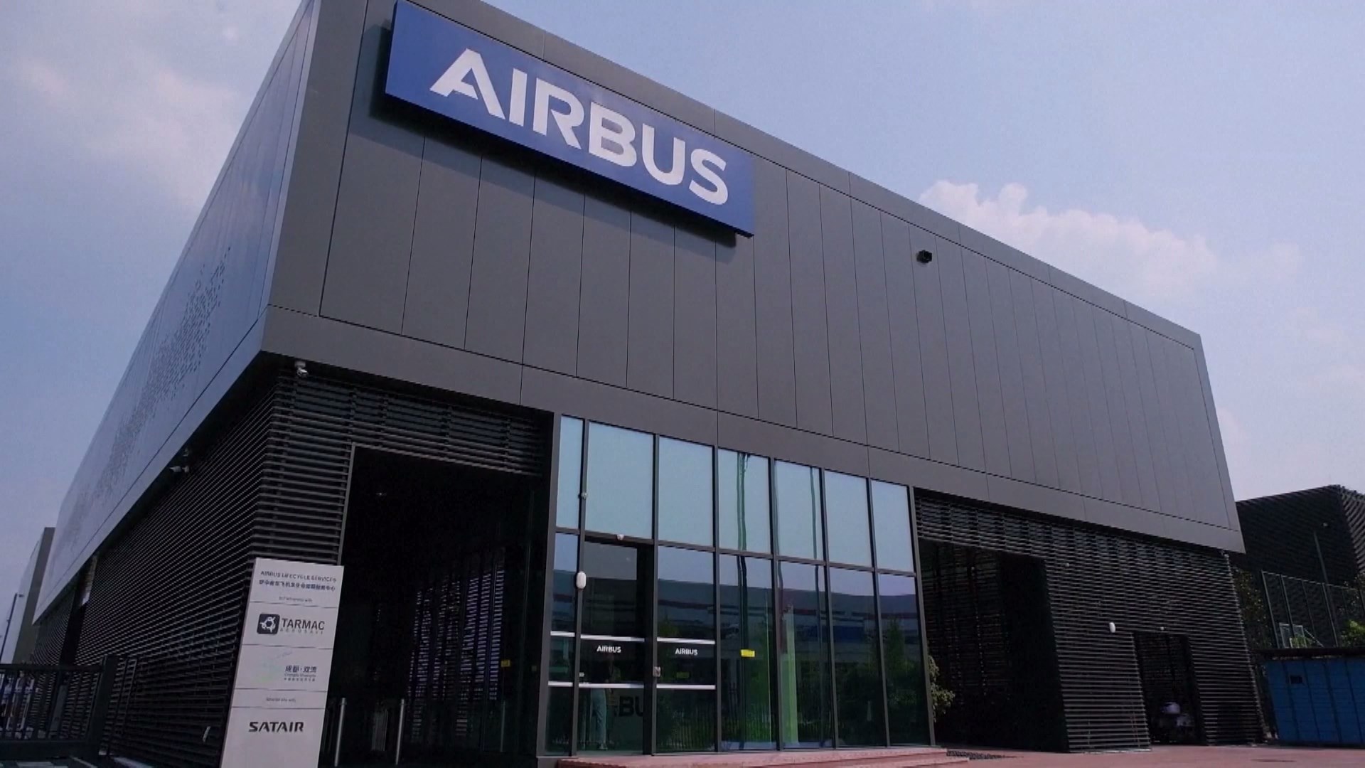Proyek pembongkaran dan daur ulang pesawat pertama Tiongkok kini sedang berlangsung di Airbus Lifecycle Services Center (ALSC) di Chengdu