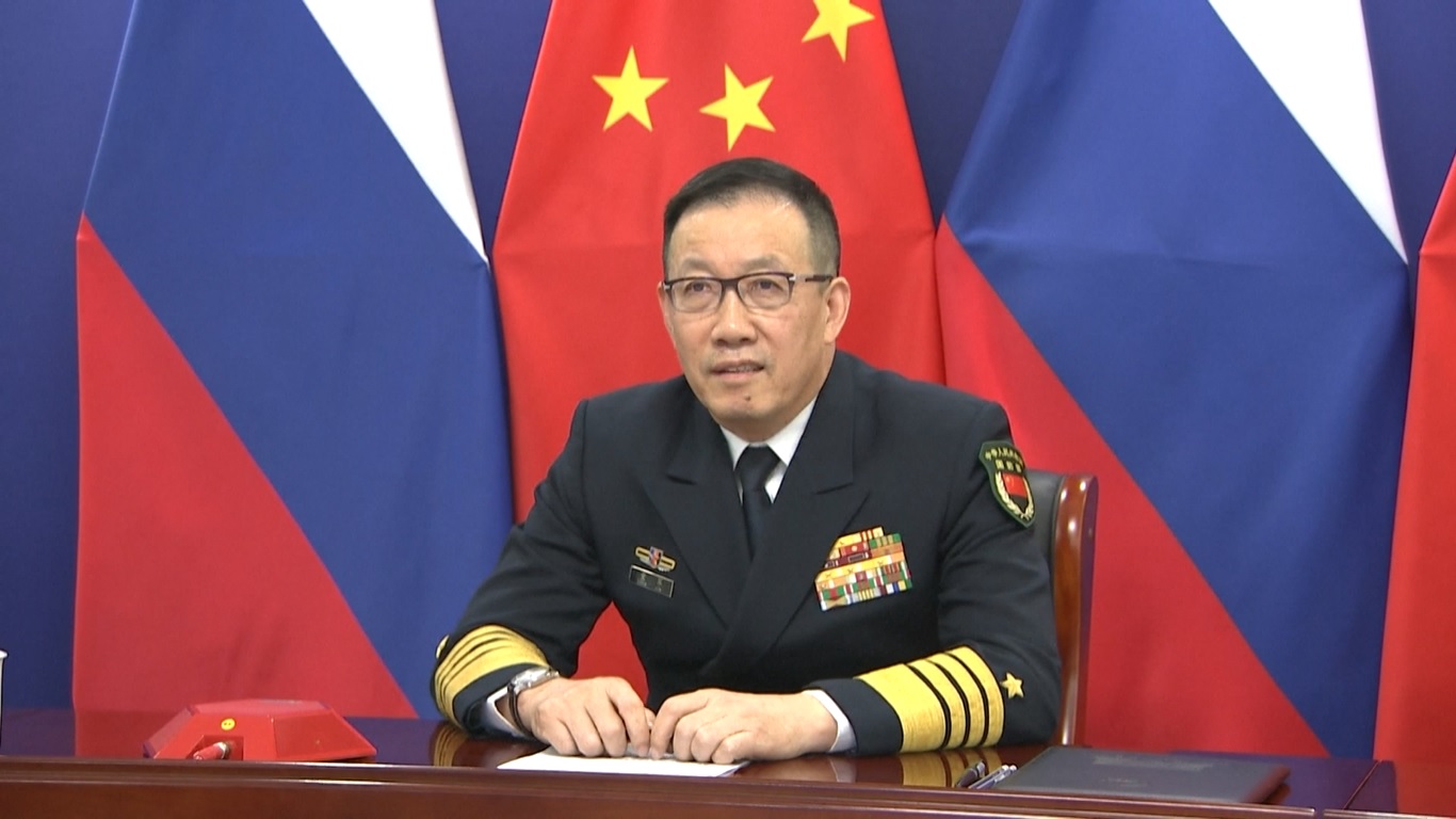 Dong meminta militer kedua negara untuk mengimplementasikan konsensus penting yang dicapai oleh kepala negara mereka