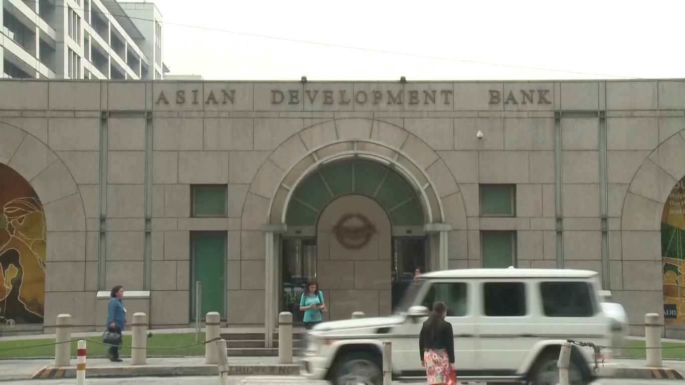 Laporan terbaru itu memperkirakan ekonomi Tiongkok akan berekspansi 5 persen tahun ini