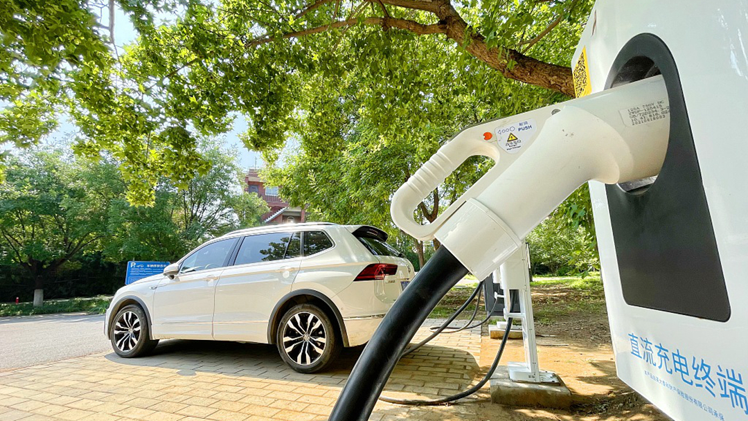 Shanghai mengharapkan mobil listrik penuh untuk membuat lebih dari setengah penjualan mobil pada tahun 2025