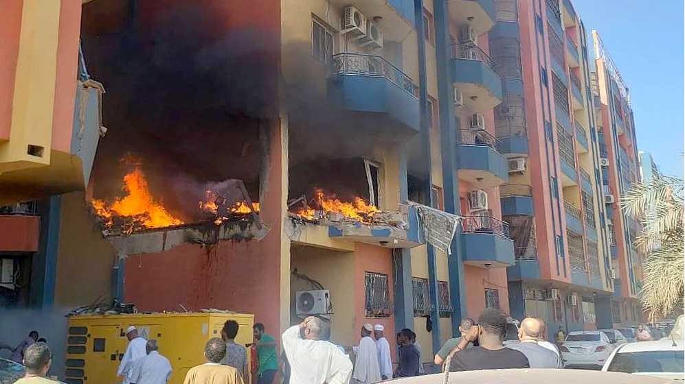 WHO mengumumkan bahwa konflik bersenjata Sudan sekurang-kurangnya telah mengakibatkan 330 orang tewas dan hampir 3200 orang luka-luka