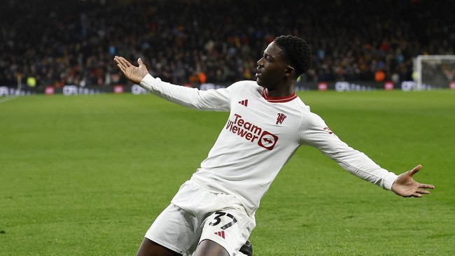 Pemain Manchester United Kobbie Mainoo mengaku merasa seperti mimpi bisa menjadi pahlawan Setan Merah yang menang dramatis 4-3 atas Wolverhampton