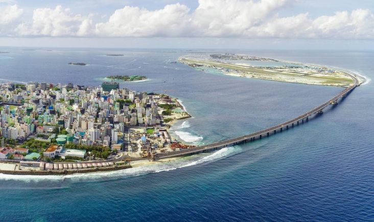 China Harbour Engineering Company (CHEC) telah memulai proyek reklamasi lahan secara ambisus di Maldives atau Maladewa