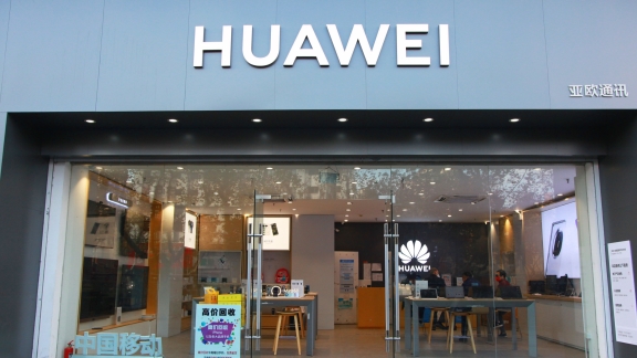 Tahun 2023 bisnis infrastruktur informasi dan komunikasi perusahaan tetap kuat bisnis terminal melebihi ekspektasi kekuatan digital dan bisnis cloud mencapai pertumbuhan yang kuat dan daya saing solusi otomotif cerdas meningkat secara signifikan