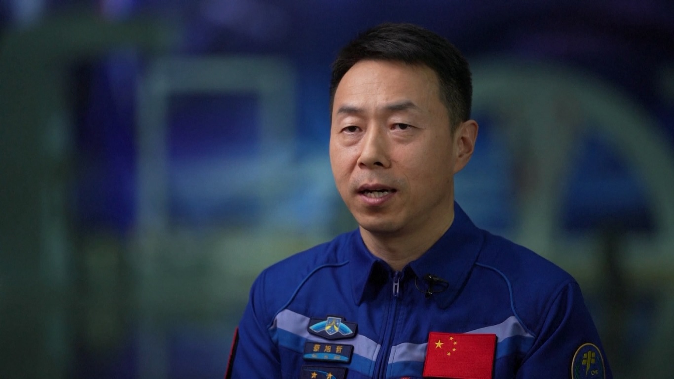 Astronaut Tiongkok Pecahkan Rekor Dunia saat Berjalan di Luar Angkasa Terjauh