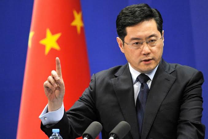 Menteri Luar Negeri Tiongkok Qin Gang hari Kamis kemarin (16/3) mengadakan kontak telepon dengan Menteri Luar Negeri Ukraina Dmytro Kuleba