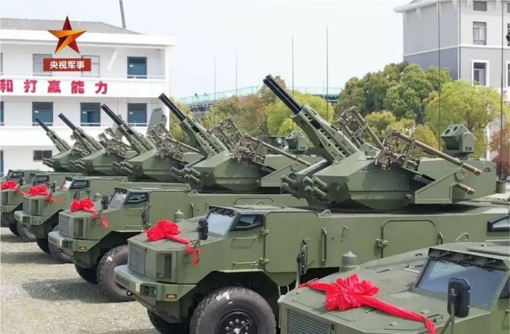 Tiongkok diketahui memiliki kendaraan militer baru CS/SA5 Self-Propelled Anti-Aircraft Gun (SPAAG) Kehebatan kendaraan Infanter ini sangat ditakuti Amerika Serikat apabila sampai jatuh ke tangan Rusia