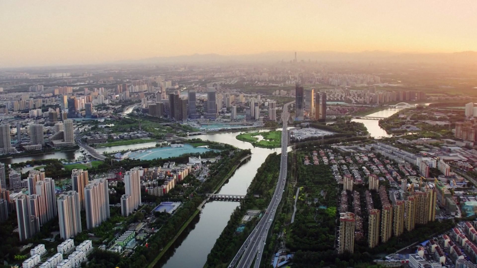 Seorang pasca sarjana tunanetra yang mengambil jurusan hukum telah mewujudkan mimpinya untuk memberikan layanan hukum kepada orang lain