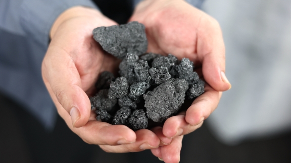 Setiap organisasi atau individu dari negara atau wilayah mana pun yang