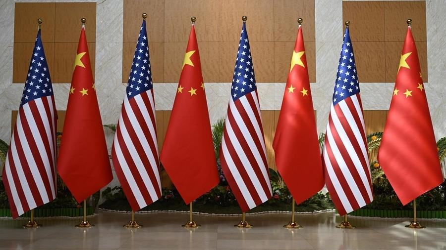 Jika semua tarif yang diancamkan diberlakukan hal itu akan berdampak pada ekonomi Tiongkok dan mungkin bahkan lebih serius bagi konsumen AS