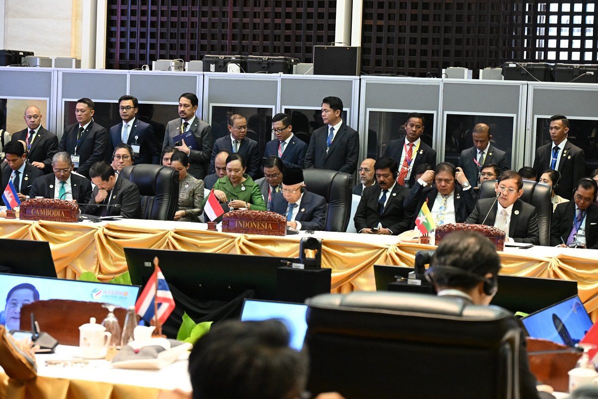 Selain Amerika Serikat RRT menjadi mitra dagang terbesar sekaligus sumber investasi langsung terbesar di ASEAN