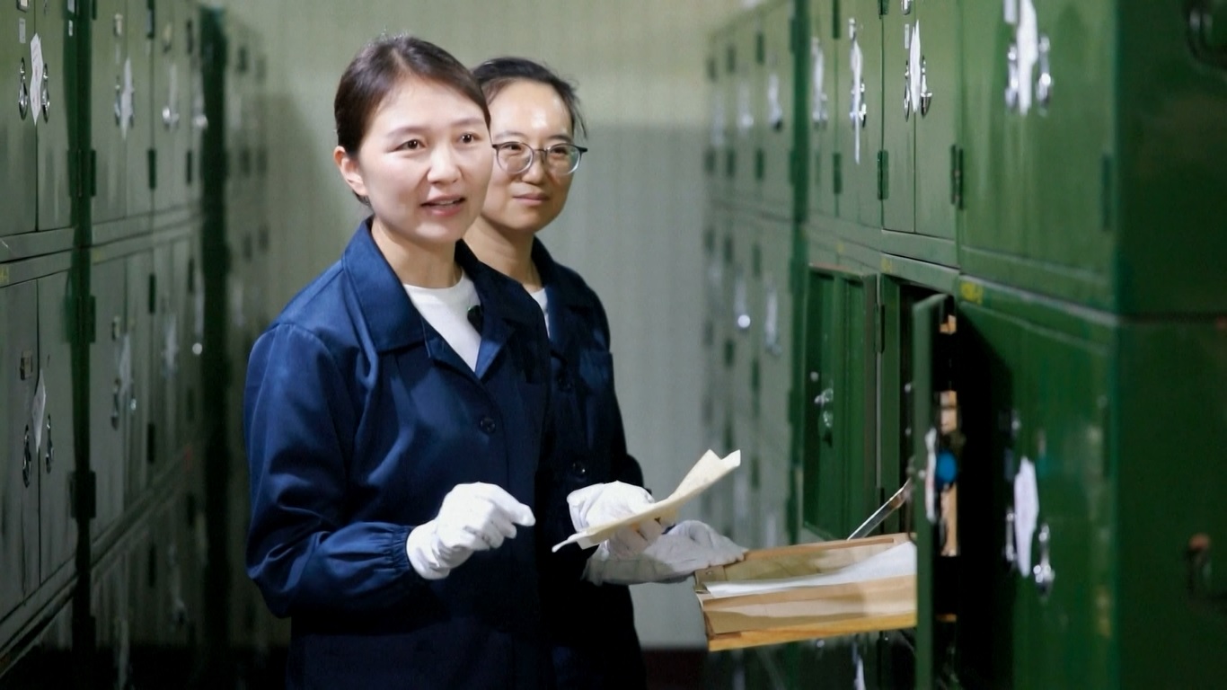 52 dokumen yang baru terdaftar tersebut mencakup catatan sejarah Serangan Seratus Resimen