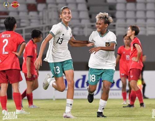 Nama Claudia Alexandra Scheunemann saat ini tengah ramai dibicarakan oleh pencinta sepakbola Tanah Air karena penampilannya yang  luar biasanya dalam membela Tim Nasional (Timnas) Putri Indonesia U-19 di ajang Piala AFF Putri U-19 2023