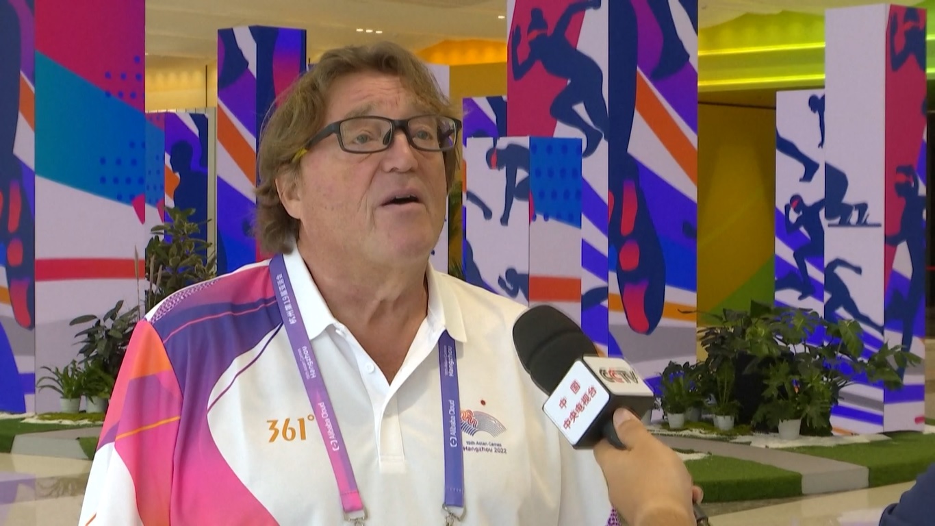 Walker menyatakan kekagumannya pada tingkat perencanaan yang cermat dan infrastruktur yang luar biasa yang ia amati saat penyelenggara bekerja untuk mencapai tujuan ramah lingkungan ini