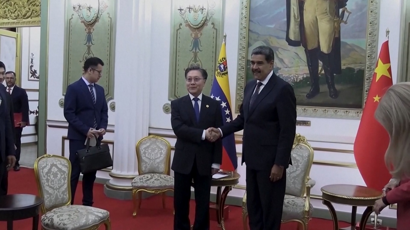 Wang menyampaikan salam hangat dan harapan baik dari Xi kepada Maduro serta mengucapkan selamat kepadanya atas terpilihnya kembali sebagai Presiden Venezuela