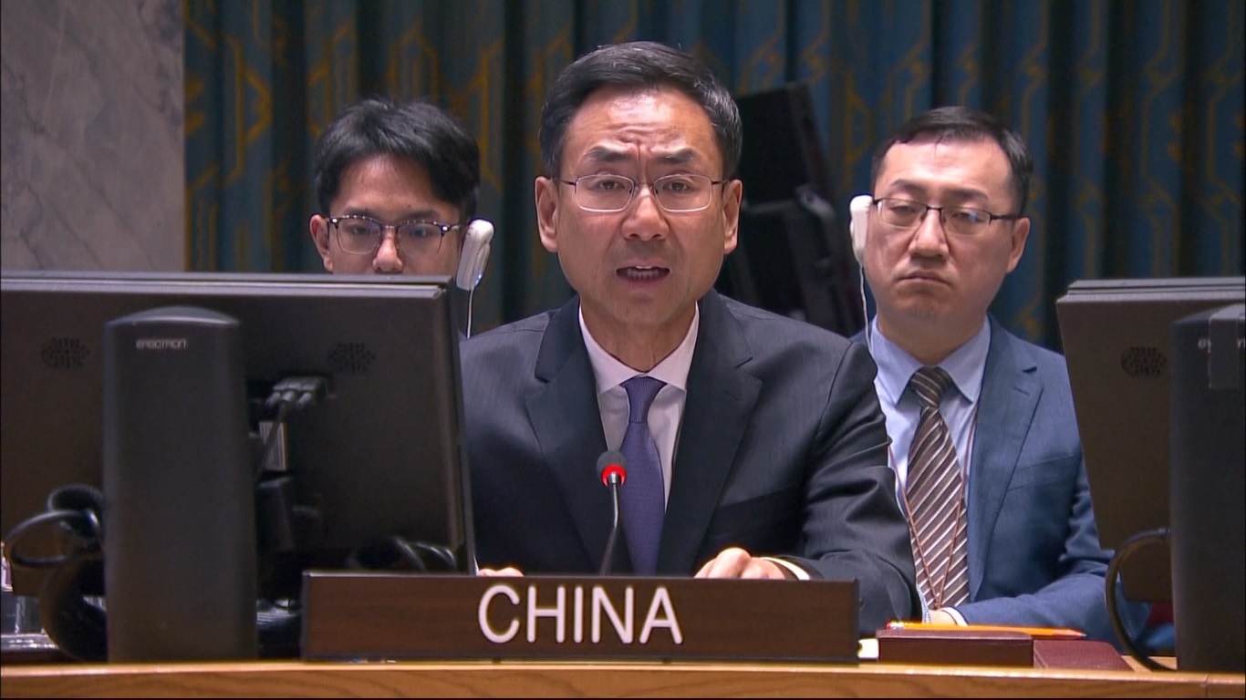 Tiongkok juga menekankan bahwa solusi dua negara adalah satu-satunya cara yang layak untuk menyelesaikan Masalah Palestina