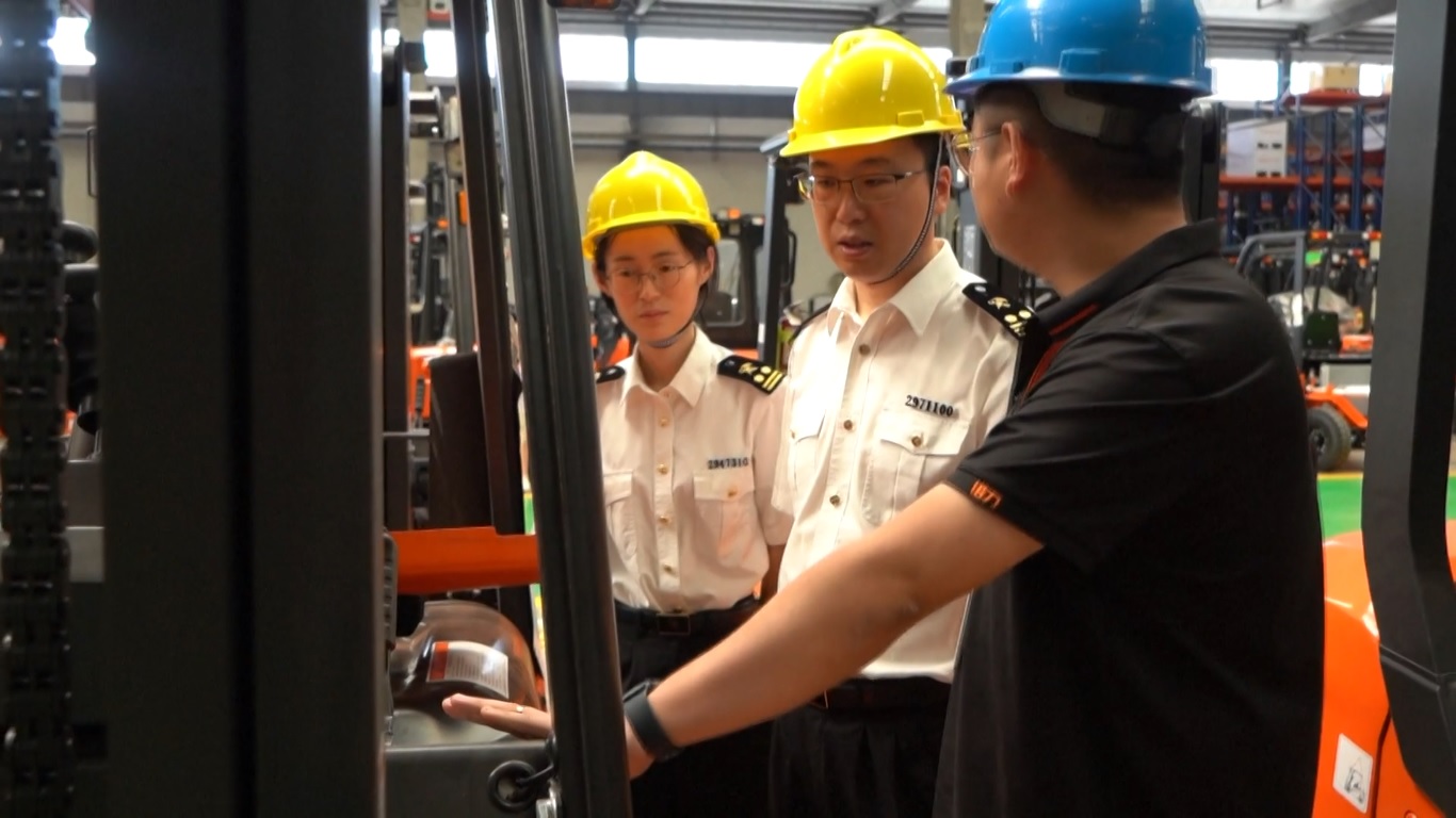 Dikenal sebagai lembah logistik Tiongkok