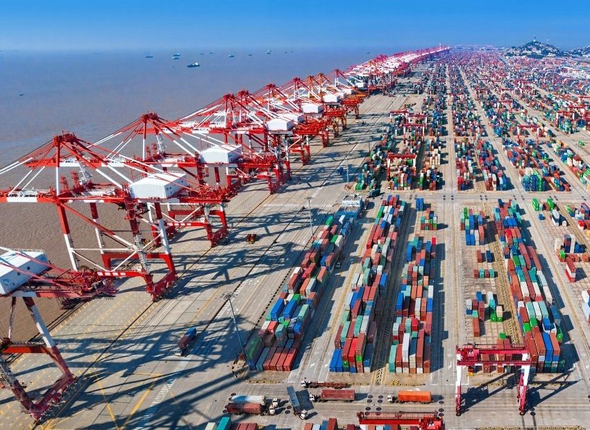 Seiring dengan berfungsinya efek kebijakan