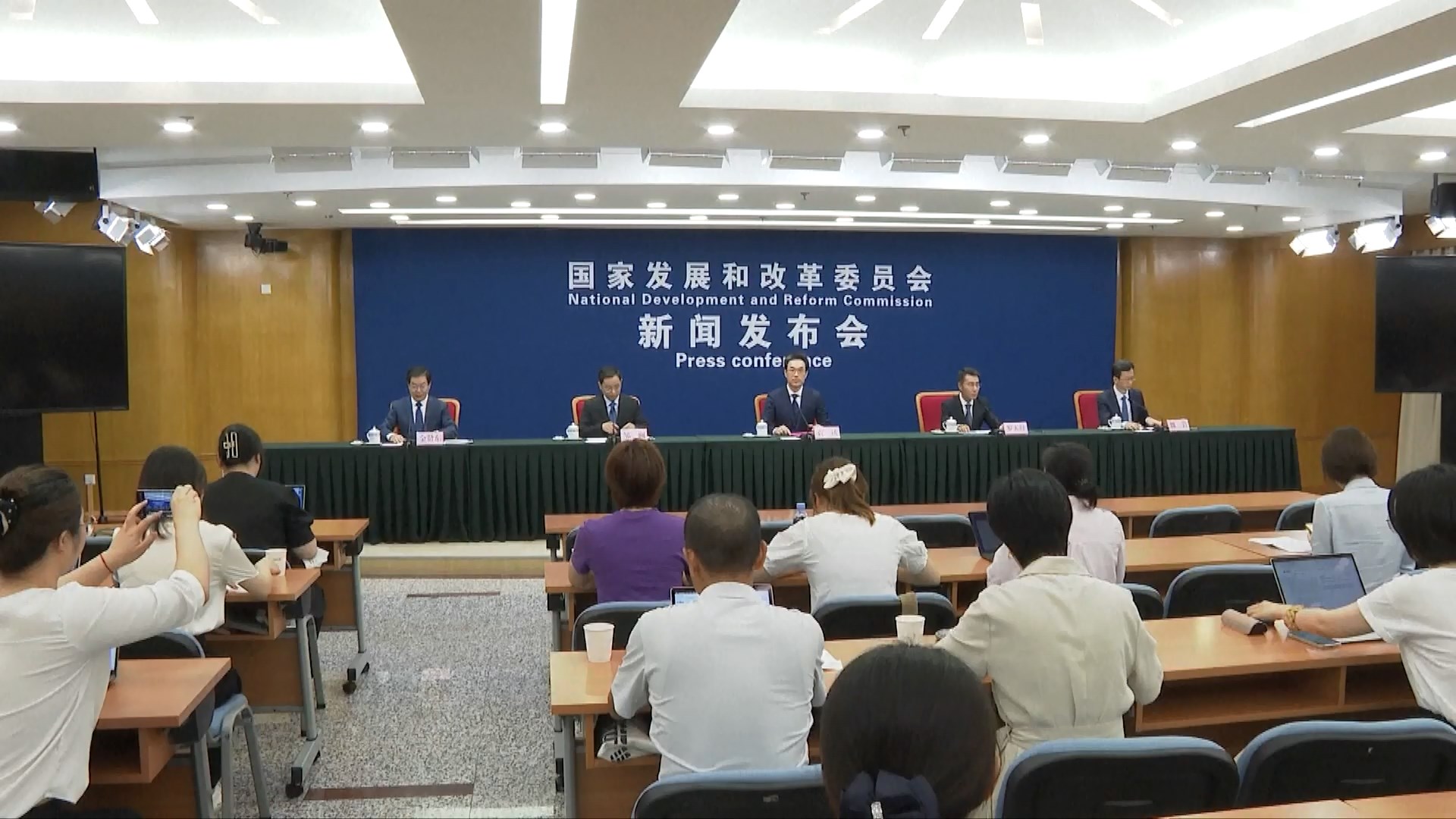 Tiongkok telah berupaya meningkatkan pengeluaran untuk peralatan elektronik rumah tangga