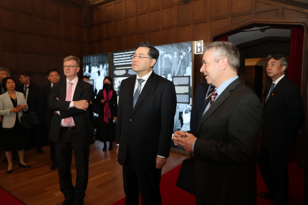 Saat ini Amerika Serikat (AS) terus berkoar akan memelihara tatanan internasional yang berbasis peraturan tapi mereka justru mengabaikan “Proklamasi Potsdam” yang disusunnya