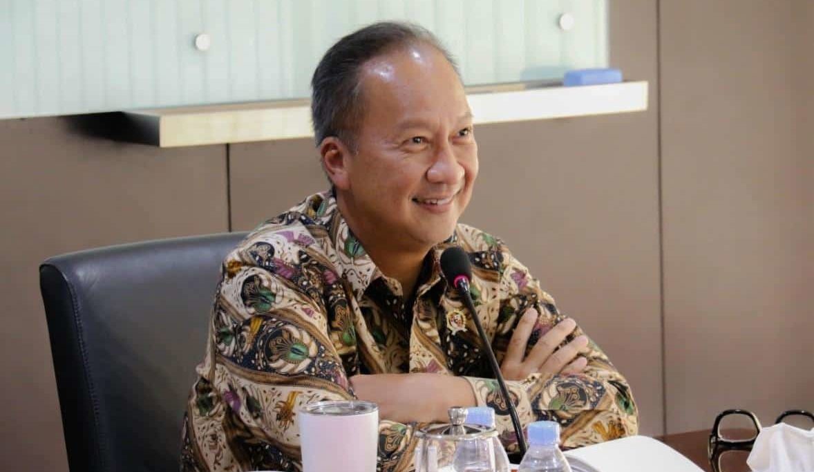 Untuk menahan laju perlambatan di sektor Industri manufaktiur di Indonesia