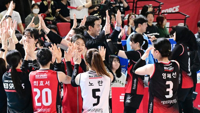 Pelatih Red Sparks Ko Hee Jin memuji dukungan penuh suporter