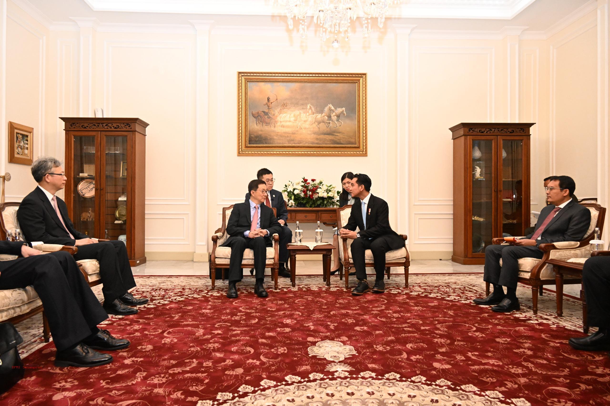 Gibran menyampaikan bahwa pemerintah yang dipimpin oleh Prabowo dan dirinya akan melanjutkan semua kerja sama yang sudah terjalin antara Indonesia dan Tiongkok