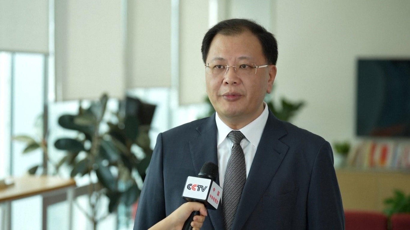 Warga Hong Kong, Makau, dan Taiwan Rayakan Parade Hari Kemenangan Tiongkok