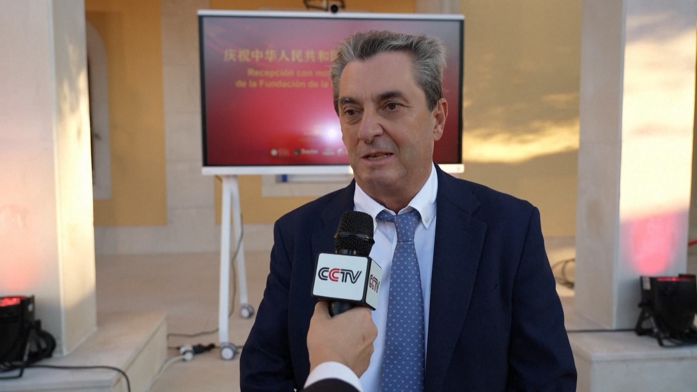 Pada resepsi yang diadakan oleh Kedutaan Besar Tiongkok di Spanyol pada hari Kamis (26/6)