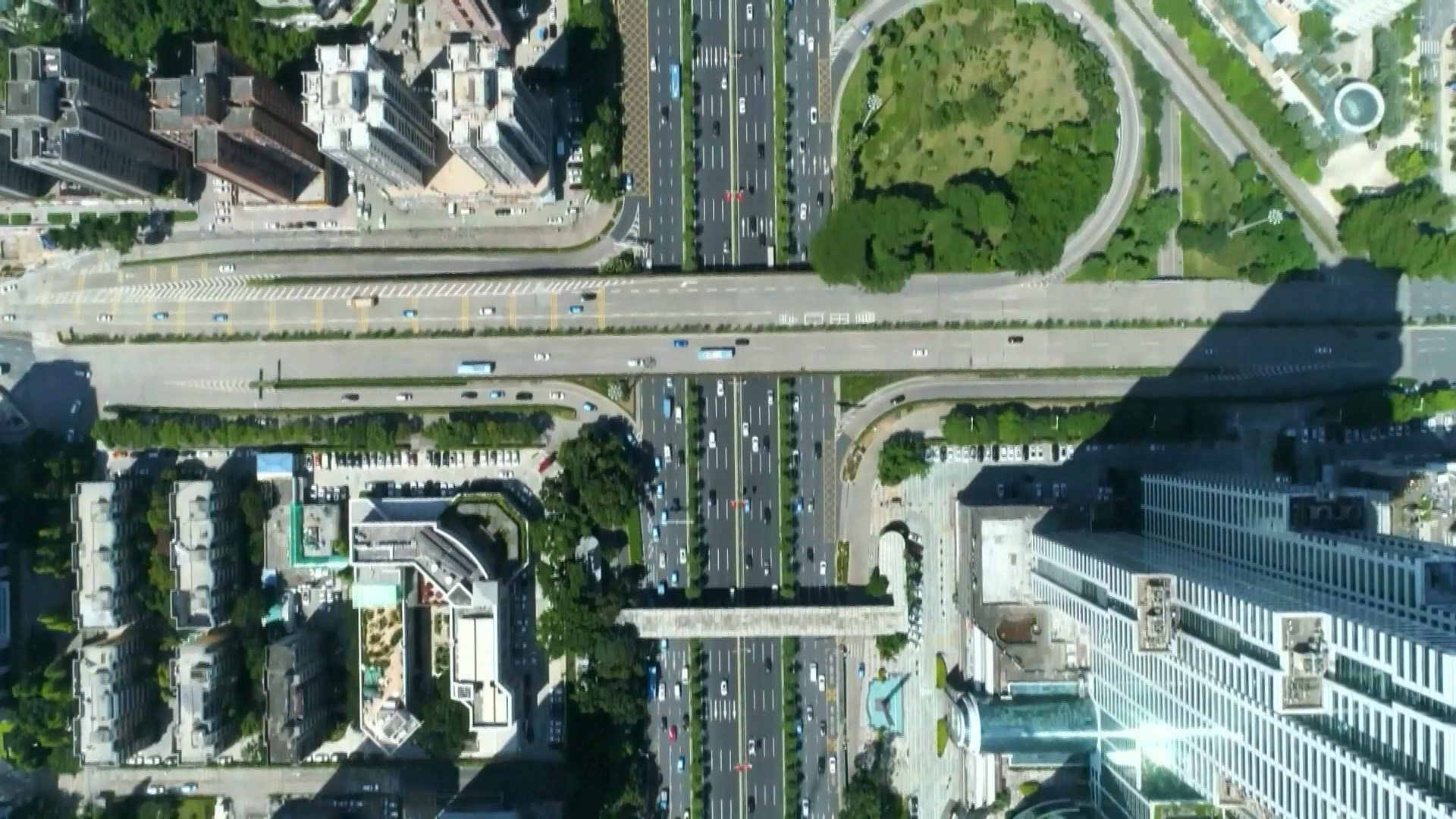 Dibandingkan dengan kinerja keseluruhan yang solid