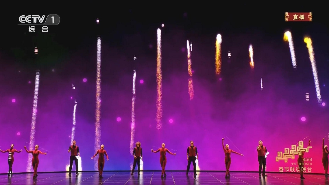 Pertunjukkan Akrobat Memukau Penonton di Gala Festival Musim Semi