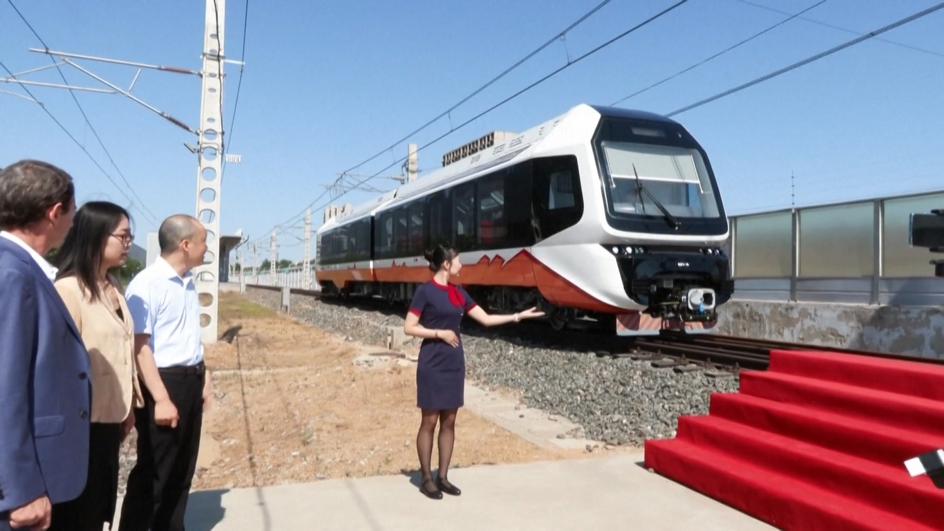 Didukung oleh baterai lithium besi fosfat