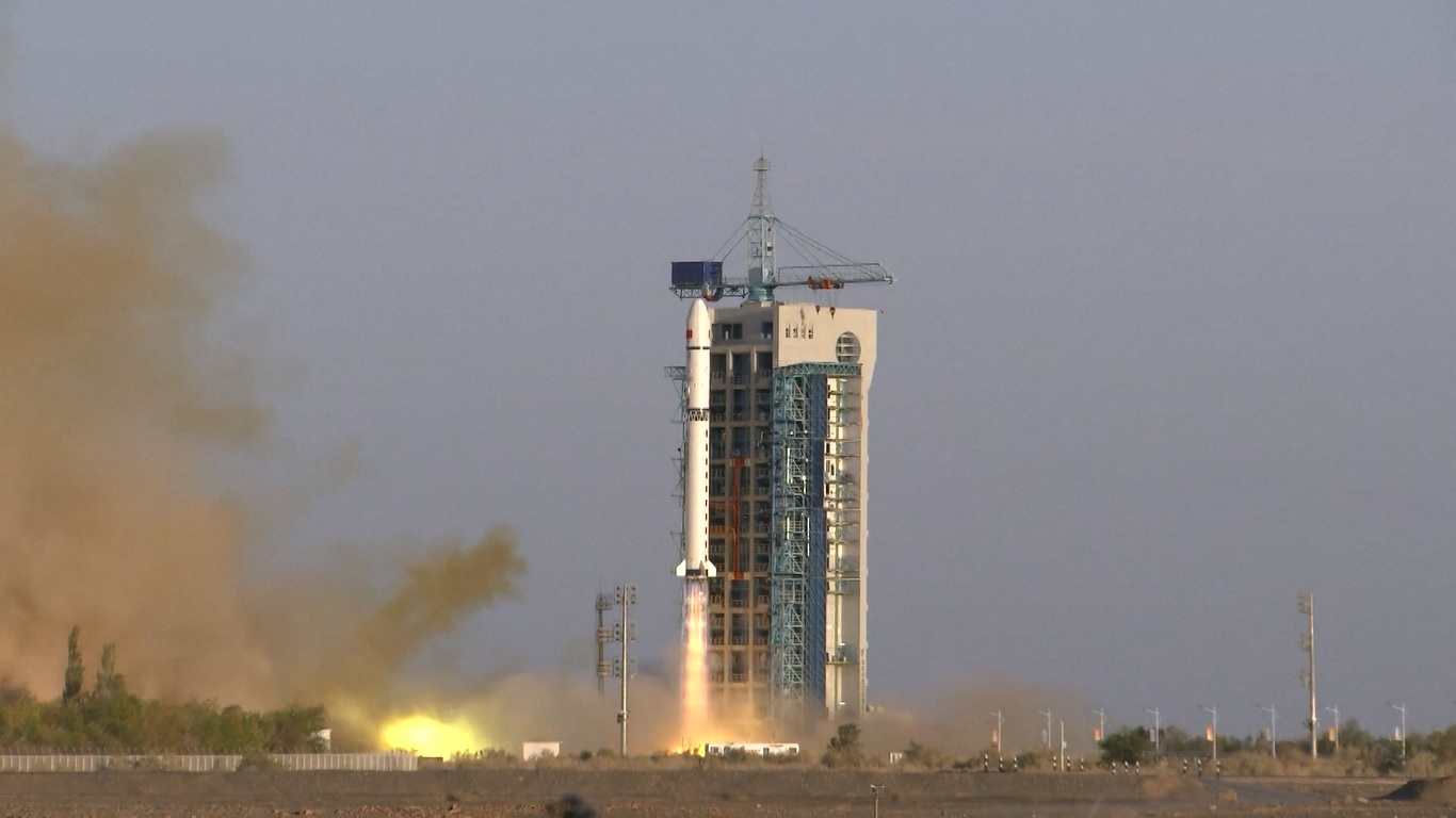 Roket tersebut lepas landas pada pukul 18:30 (Waktu Beijing) dari Pusat Peluncuran Satelit Jiuquan di barat laut Tiongkok
