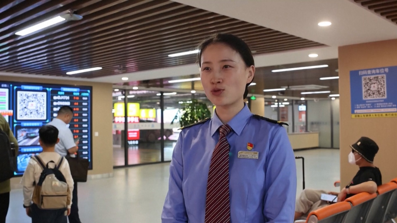 Data menunjukkan bahwa sistem kereta api nasional Tiongkok diperkirakan akan menangani lebih dari 20 juta perjalanan penumpang pada hari Senin (5/5)