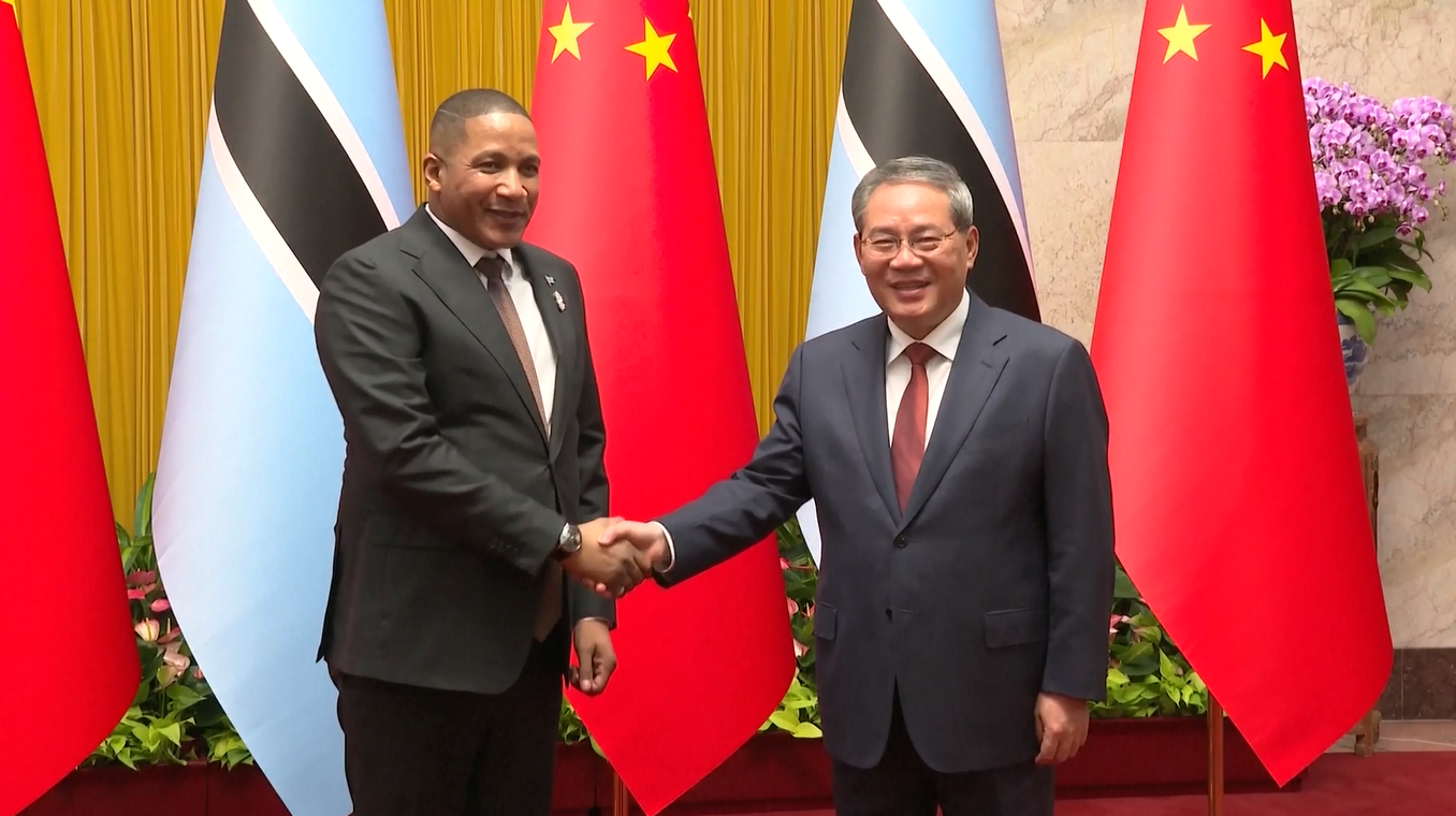 Perdana Menteri Tiongkok Bertemu dengan Presiden Botswana untuk Bahas Hubungan Bilateral