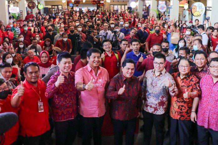 Perhimpunan Indonesia Tionghoa bersama Museum Peranakan Indonesia dan Daennan Utara merayakan Imlek di Pecinan Caopu Glodok Jakarta dihadiri oleh Menteri Badan Usaha Milik Negara Erick Thohir serta politikus Maruarar Sirait
