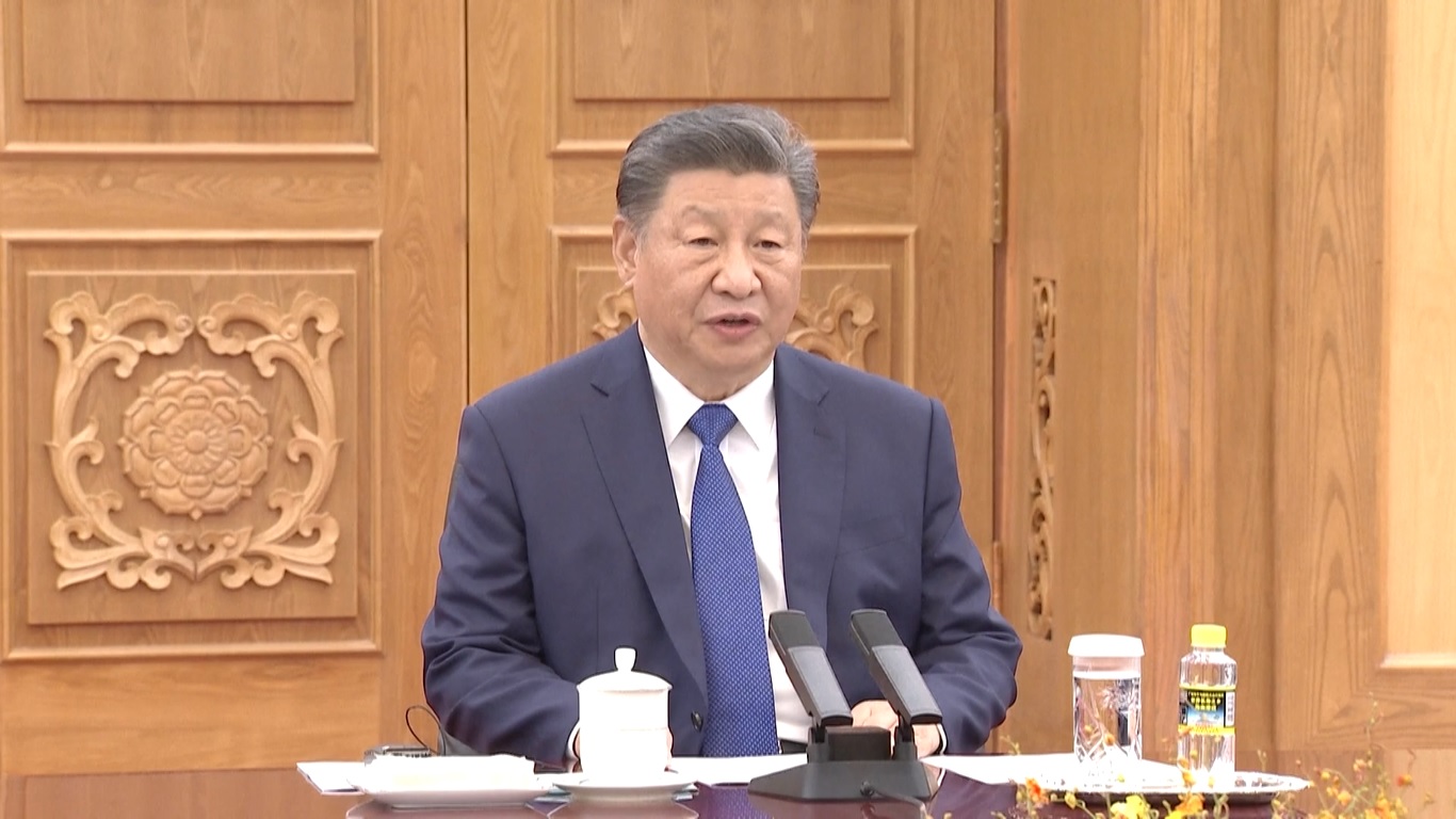 Prabowo berterima kasih kepada Xi atas penerimaannya dan menyatakan kesiapan untuk meningkatkan kerja sama yang saling menguntungkan antara kedua negara