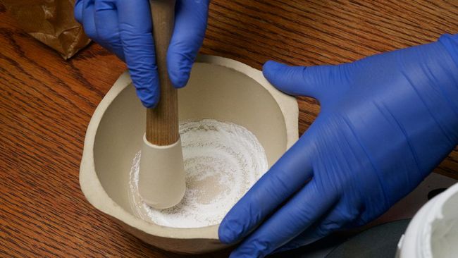 Di tengah ramainya kasus gagal ginjal akut yang disebabkan konsumsi obat sirop