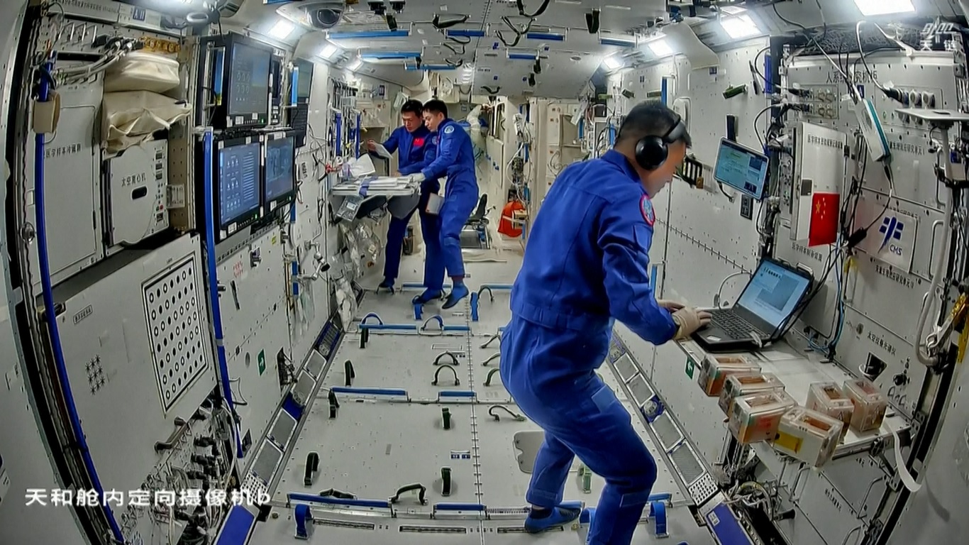 Awak Shenzhou-17 dijadwalkan untuk mendarat di Tempat Pendaratan Dongfeng
