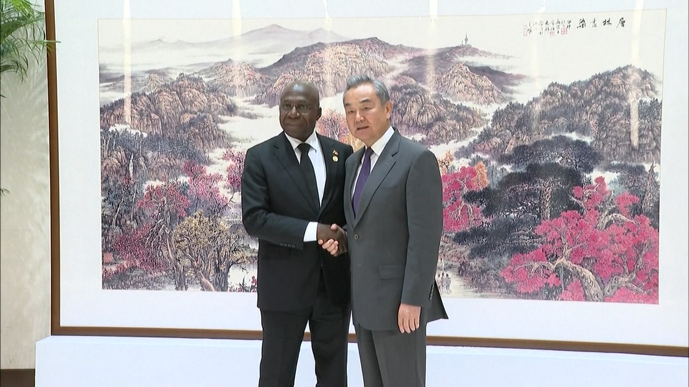 Menlu Tiongkok menyampaikan pernyataan tersebut selama pertemuannya dengan Menteri Luar Negeri Angola