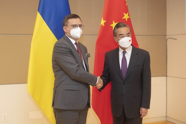 Tiongkok dan Ukraina adalah mitra strategis