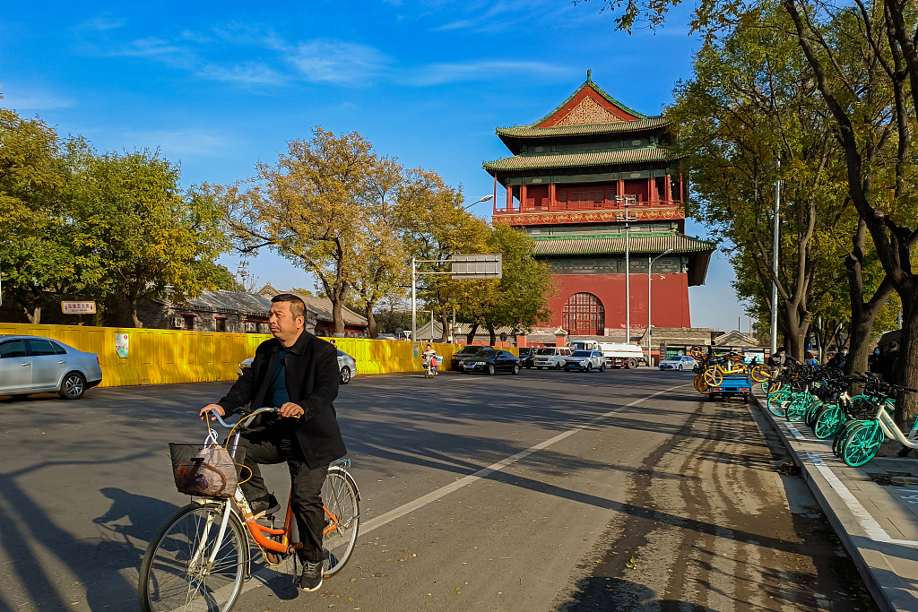 Garis poros tengah Beijing merupakan sebuah jalur yang disukai banyak penggemar bersepeda