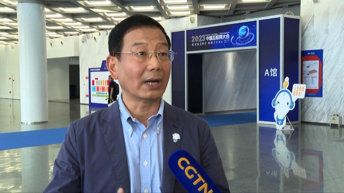 Tiongkok telah mengalami pertumbuhan yang pesat dan solid dalam industri internetnya selama tiga dekade terakhir