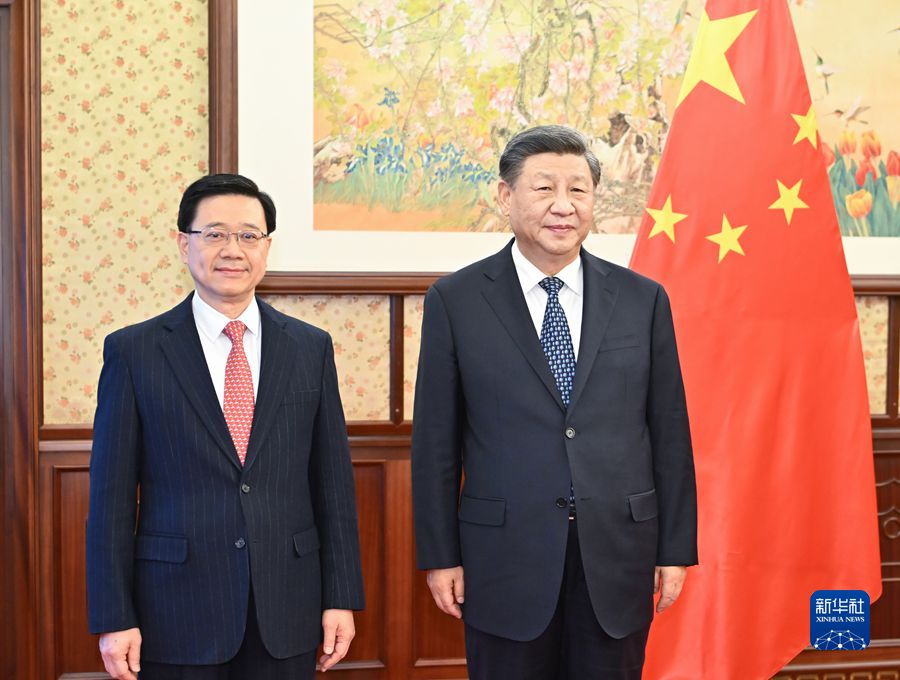 Presiden Tiongkok Xi Jinping kemarin sore (23/12) mengadakan pertemuan dengan Kepala Eksekutif Daerah Administrasi Khusus Hong Kong (HKSAR) John Lee di Zhongnanhai