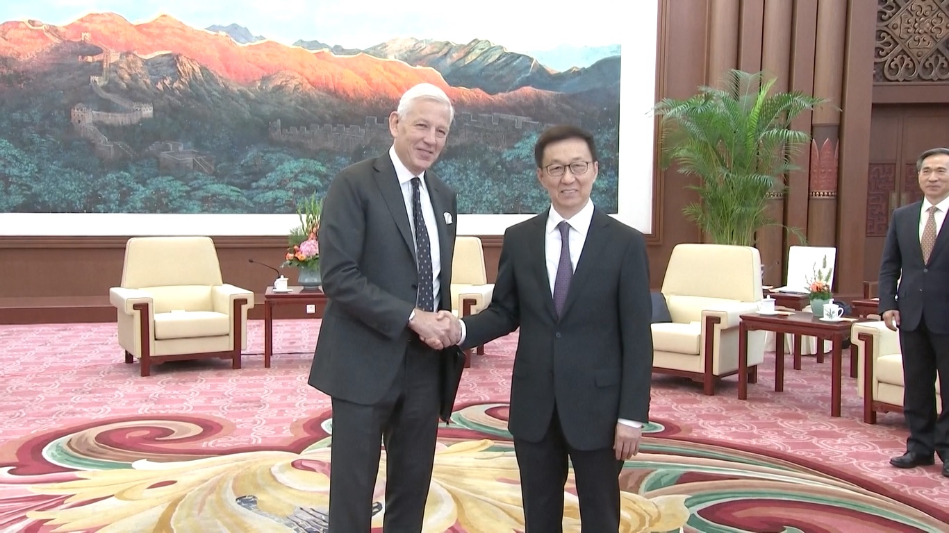 Han mengatakan dalam pertemuan tersebut bahwa ekonomi Tiongkok secara umum telah pulih dalam momentum yang baik tahun ini dan masih menjadi kontributor utama bagi pertumbuhan ekonomi dunia